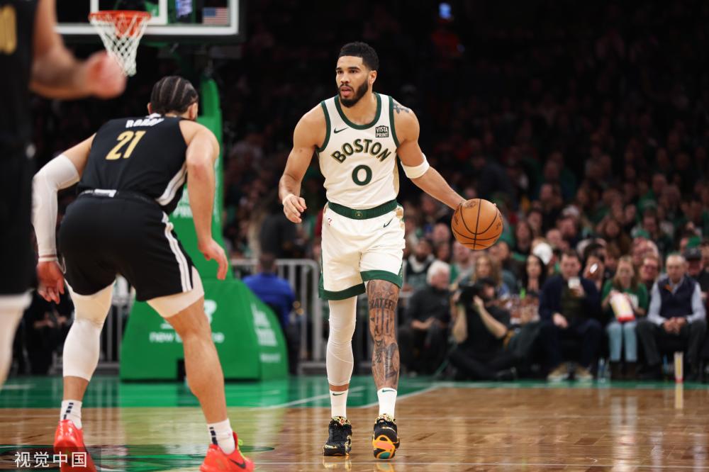 球员们承受 球员们承受